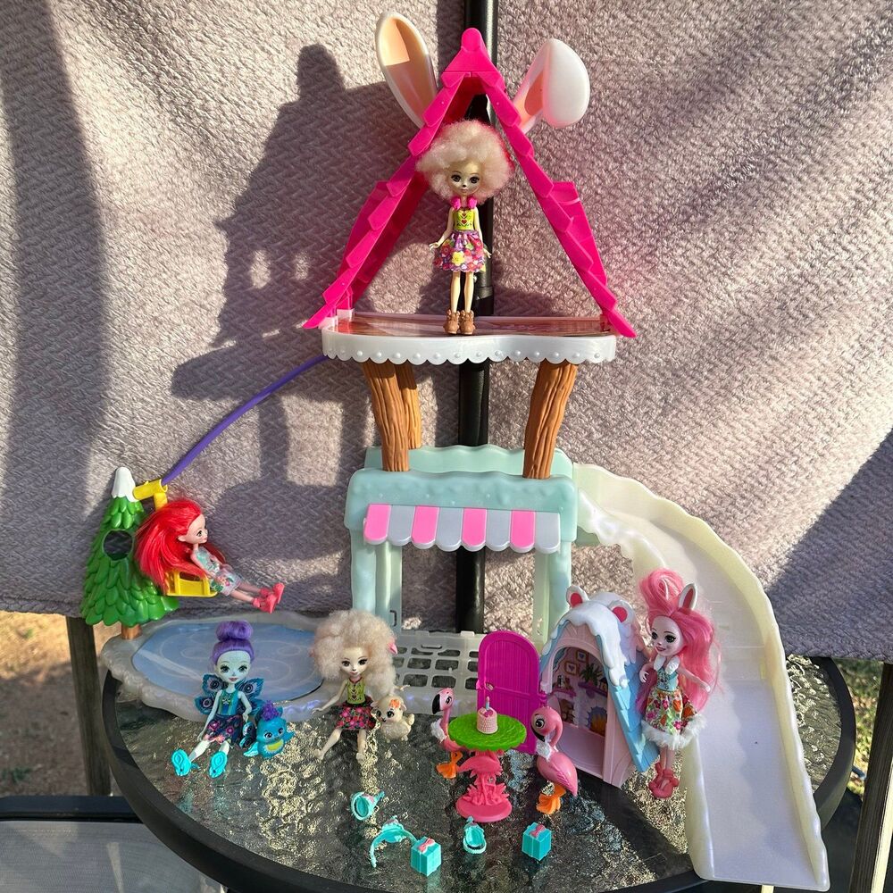 Enchantimals Ski Lodge Playset with Dolls and Accessories Bundle READ